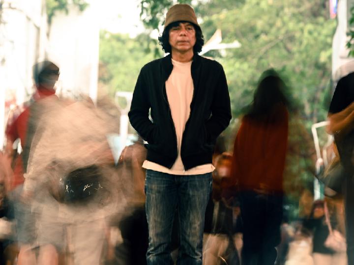 Libatkan Jason Ranti hingga Cholil Mahmud, Adrian Yunan Lepas Album Jalan Keluar