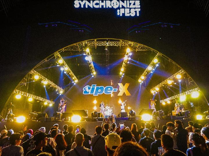 Tipe-X, NDX AKA, hingga Hindia Gebrak Hari Pertama Synchronize Fest 2025