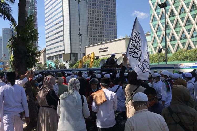 Peserta Reuni 212 di Jakarta Enggan Pulang, Ngaku Masih Menunggu Arahan