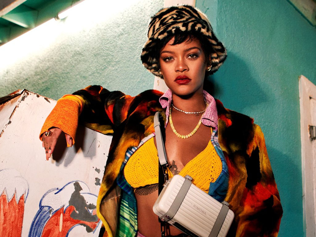 Rihanna Dinobatkan Jadi Pahlawan Nasional Barbados