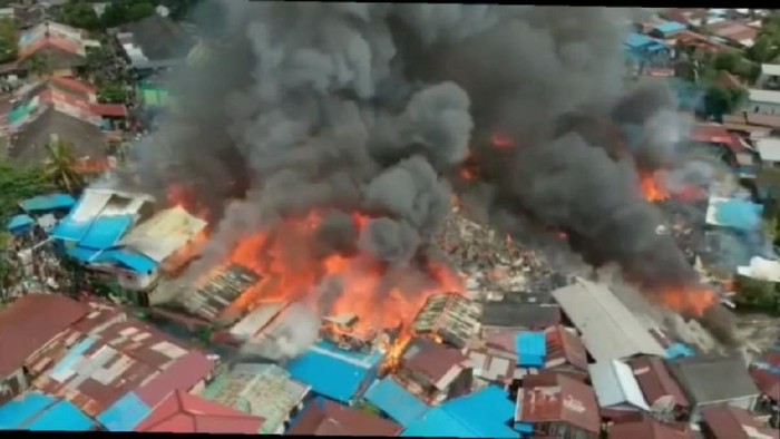 Kebakaran Hebat Melanda Pemukiman Padat Penduduk di Balikpapan