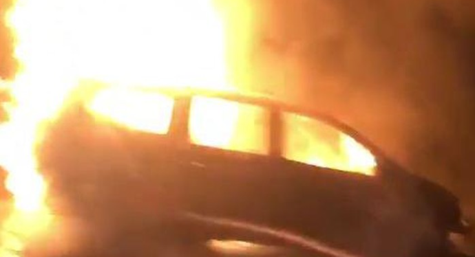 Diduga Korsleting Listrik di Bagian Mesin, Mobil Ludes Terbakar di Boyolali