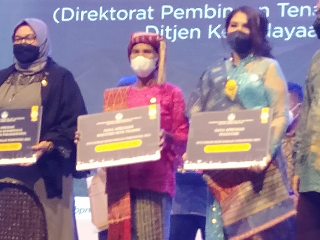 Putri Simalungun Terima Anugerah Kebudayaan 2021