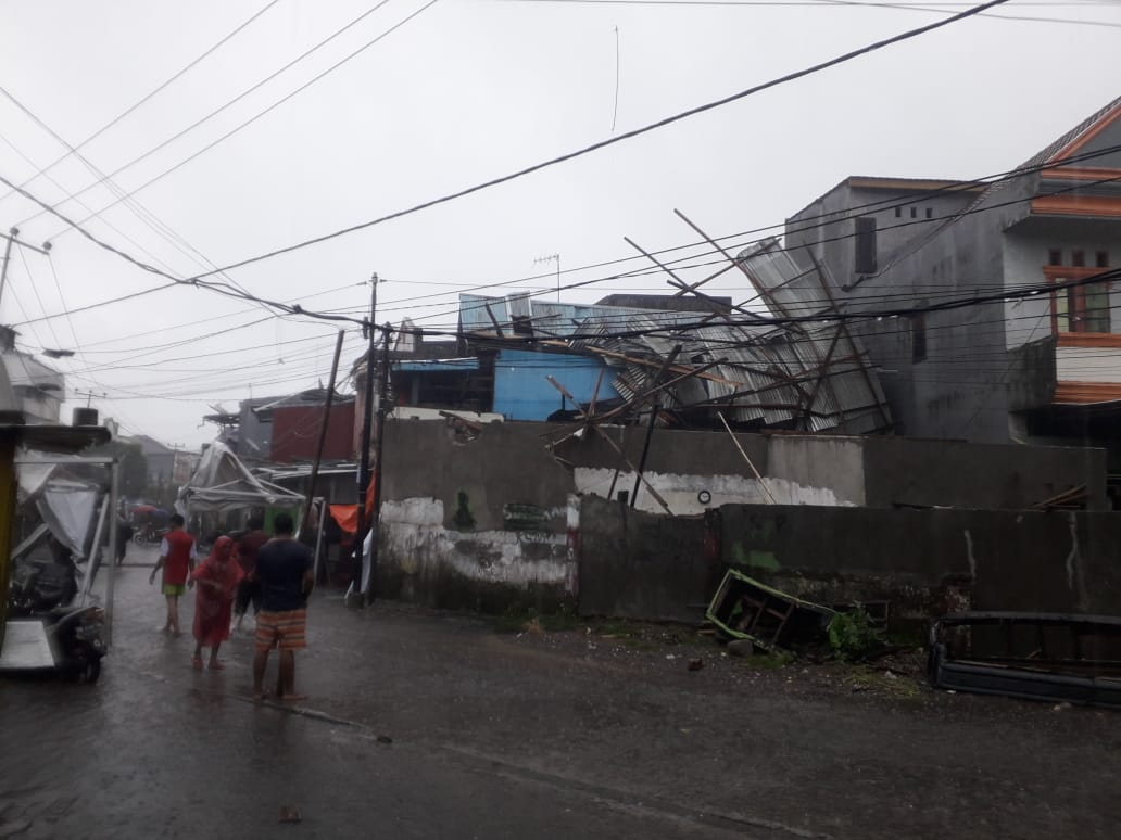 46 Rumah Rusak Akibat Hujan Disertai Angin Kencang di Makassar