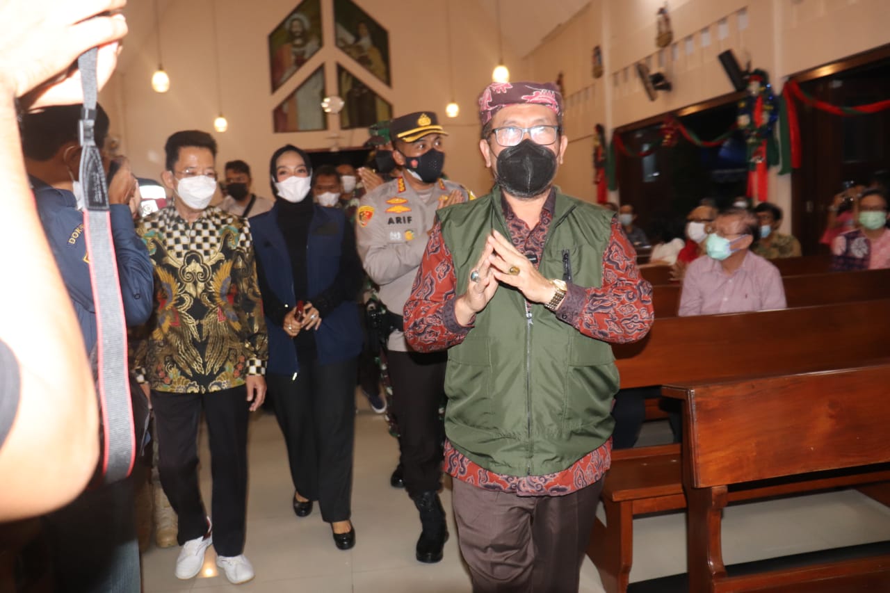 Monitoring Misa Natal, Bupati Imron Singgung Masalah Toleransi di Kabupaten Cirebon