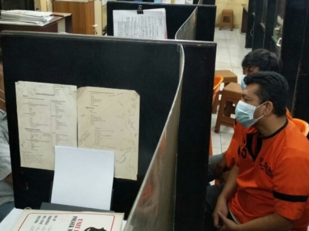 Coba Bunuh Nazir Masjid karena Sandi WiFi Diganti, 2 Pria di Medan Masuk Sel