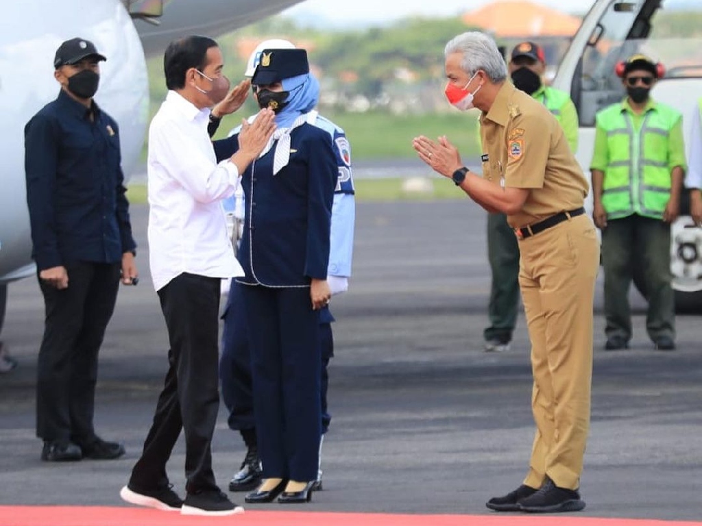 Jokowi Promosikan Ganjar Pranowo dan Prabowo Subianto Jelang Pilpres 2024