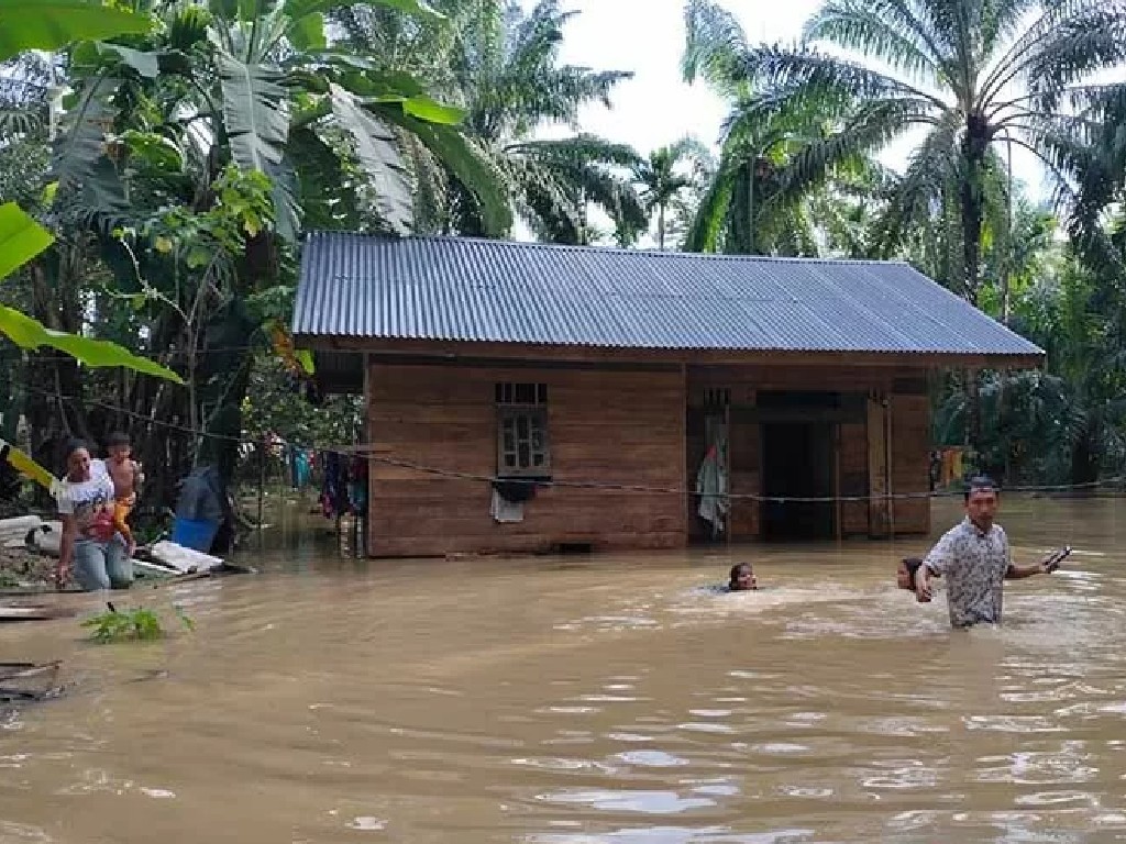 Warga di Empat Kecamatan di Aceh Timur Terisolasi Akibat Banjir