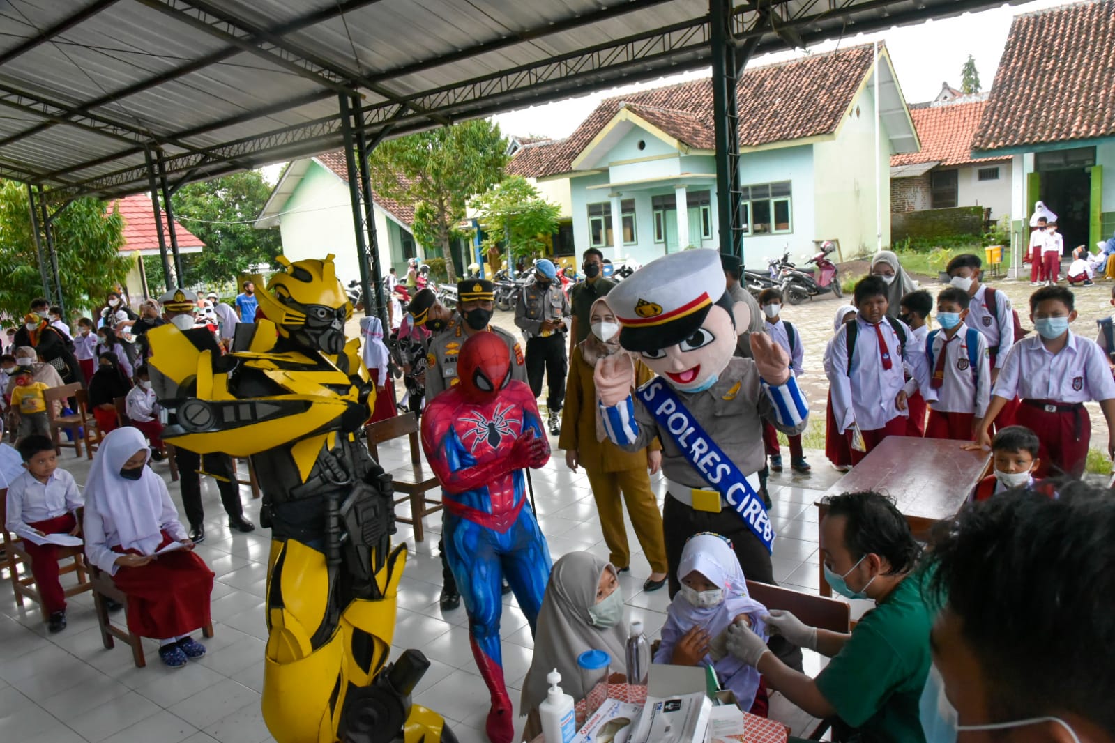 Ada Superhero di Acara Vaksinasi Anak yang Digelar Polresta Cirebon