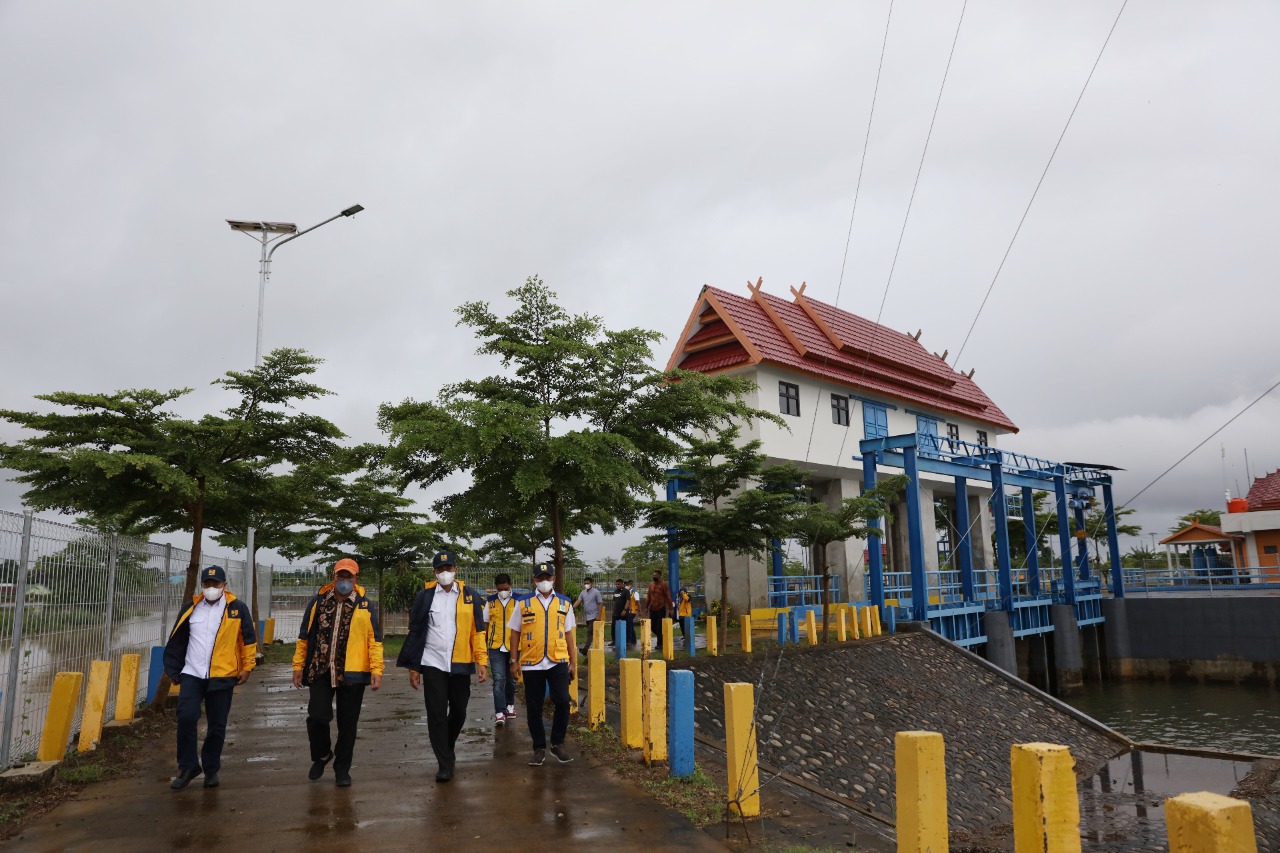 Makassar Siaga Banjir, Wali Kota Danny Pomanto Pantau Waduk Regulasi Nipa-Nipa