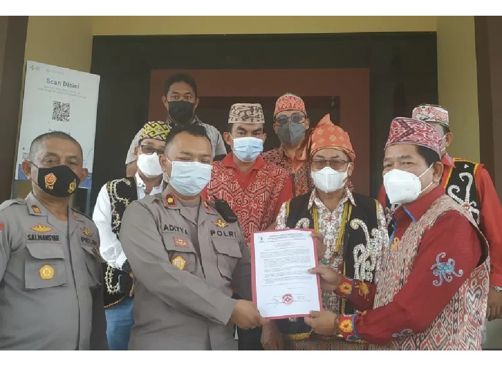 Dewan Adat Dayak Ngamuk, Bidik Edy Mulyadi Dihukum Adat ala Kalimantan