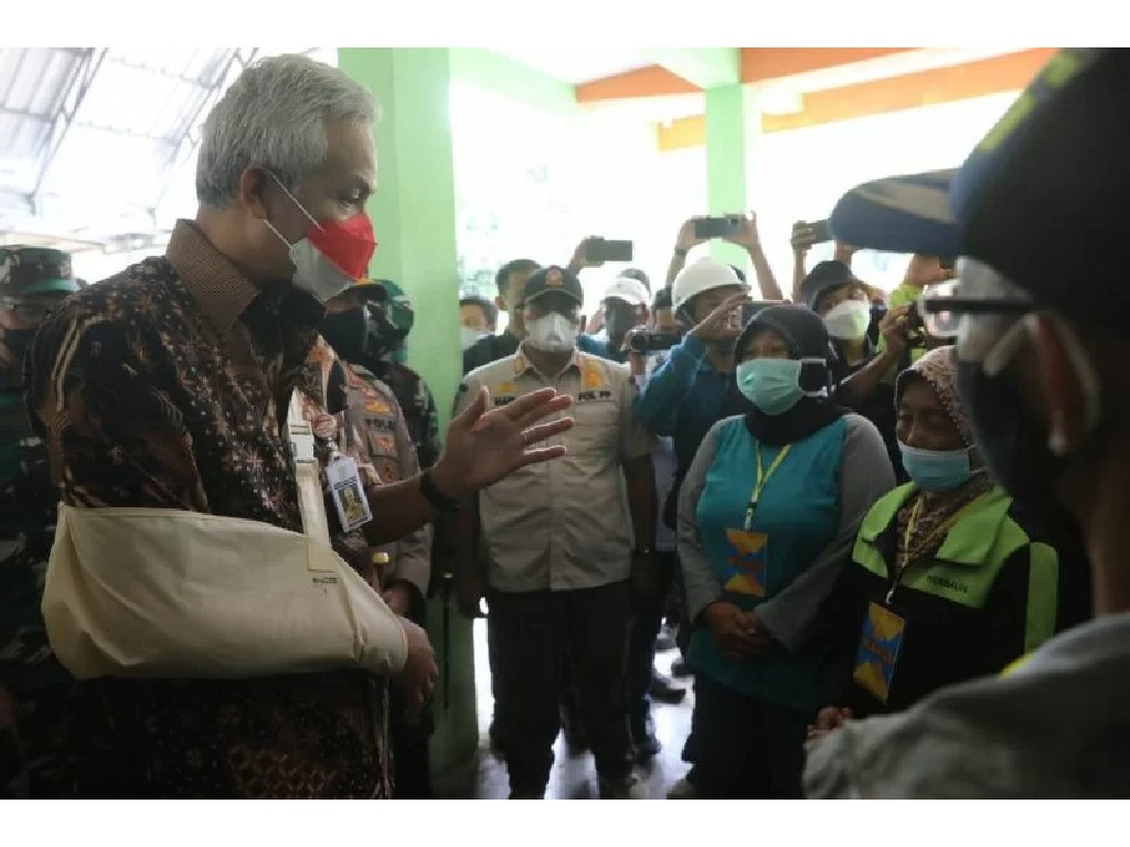 Kembali Kunjungi Desa Wadas, Gubernur Jateng Ganjar Pranowo Minta Maaf