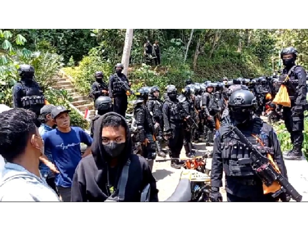 Polisi Kembali Kepung Desa Wadas, Paksa Warga Teken Persetujuan Tambang