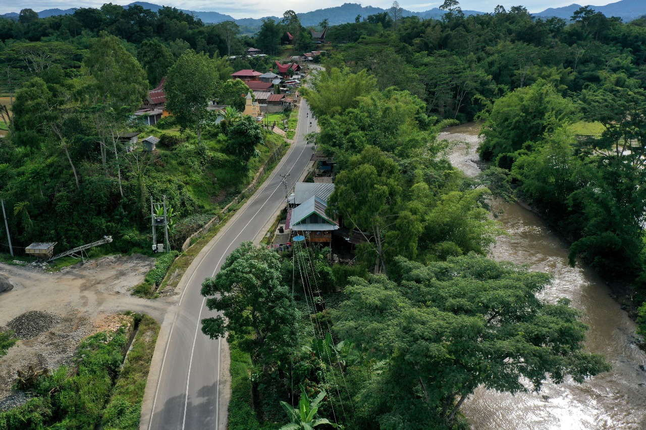 Tiga Ruas Jalan di Toraja Selesai, Warga: Kami Sangat Puas dan Bangga