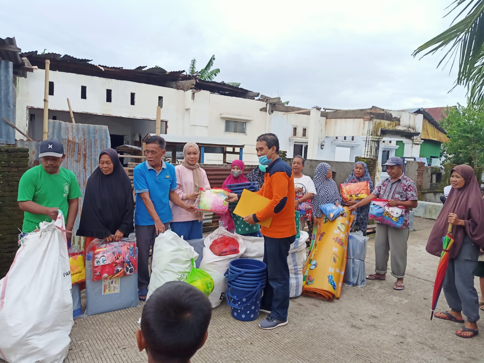 Pemprov Sulsel Salurkan Bantuan untuk Korban Puting Beliung di Takalar 