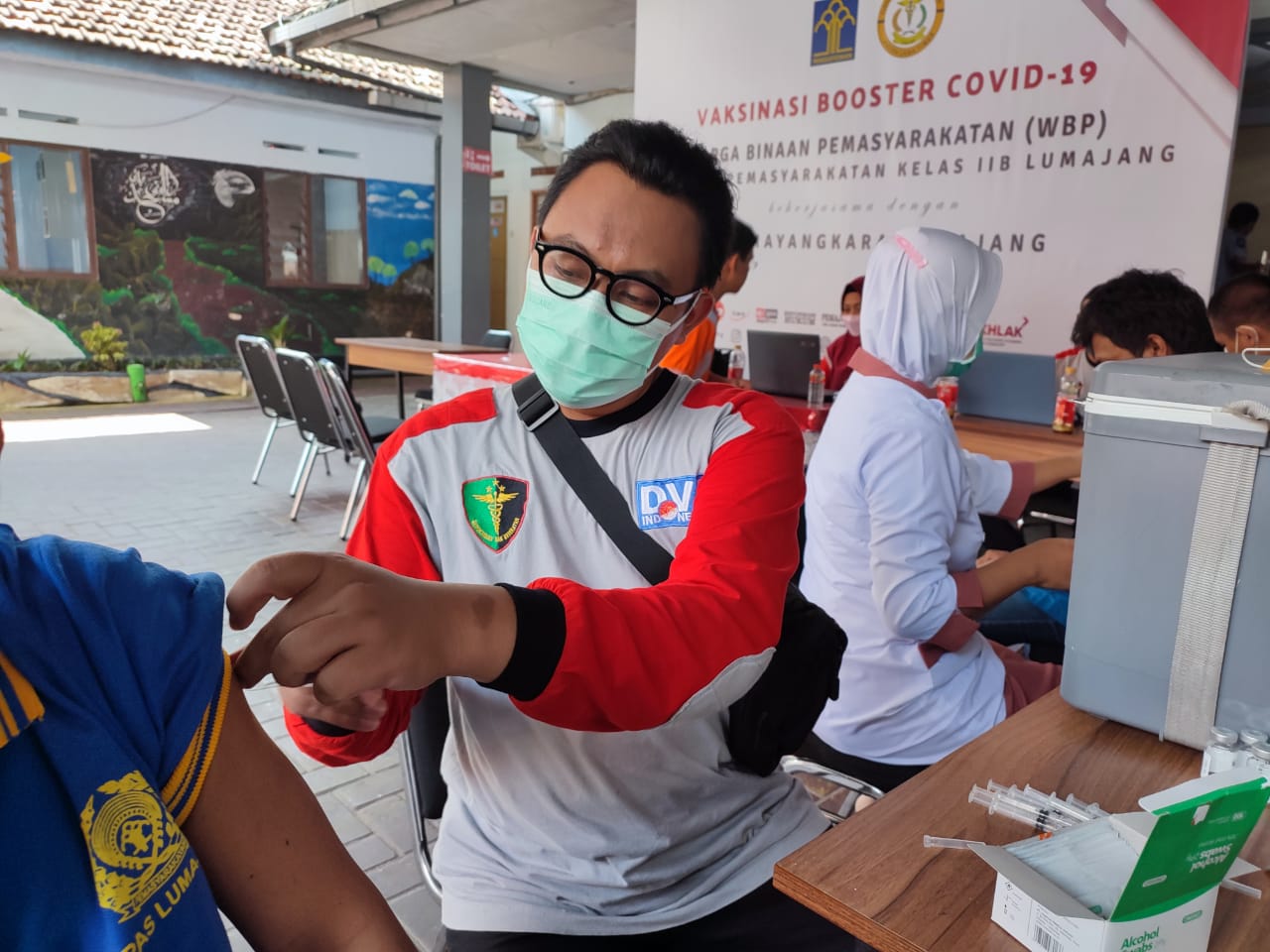 325 Penghuni Lapas Klas ll B Lumajang Jawa Timur Disuntik Vaksin Booster