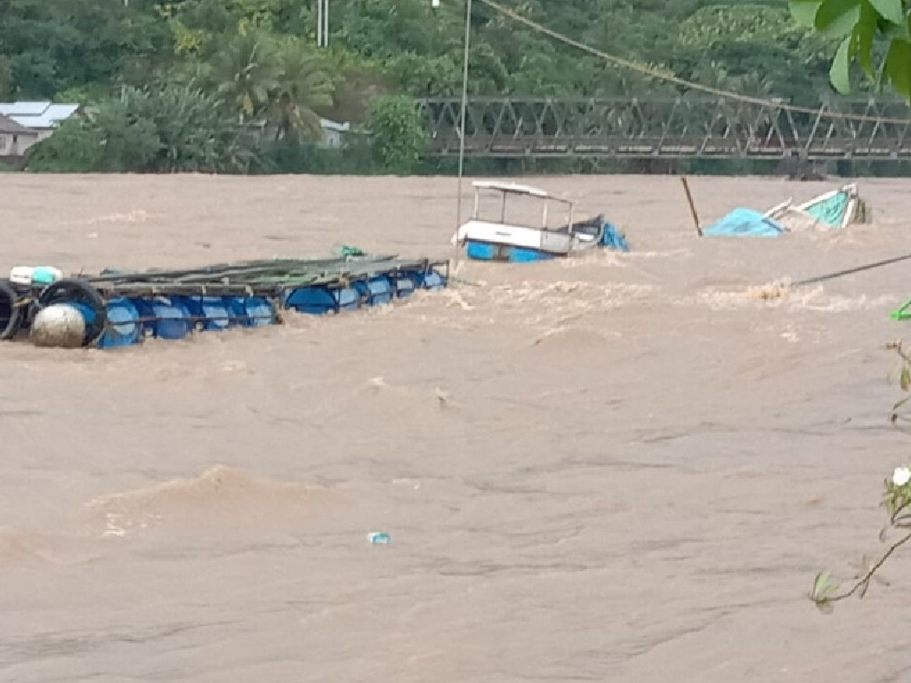 Banjir Manggarai NTT, Ruteng Menuju Reo Tertutup Material
