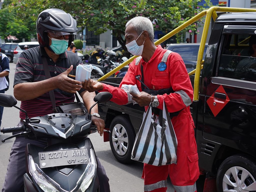 Ratusan Ribu Masker Dibagi Gratis di Kota Semarang