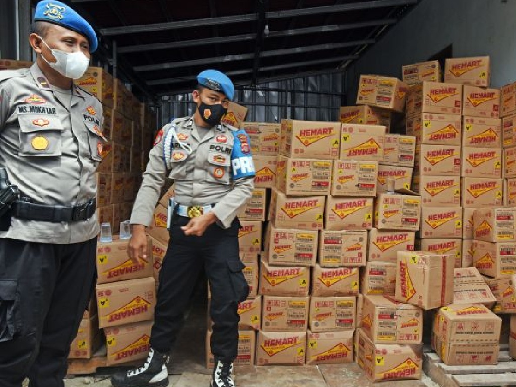 Polda Banten Amankan 24 Ribu Liter Minyak Goreng di Kabupaten Lebak