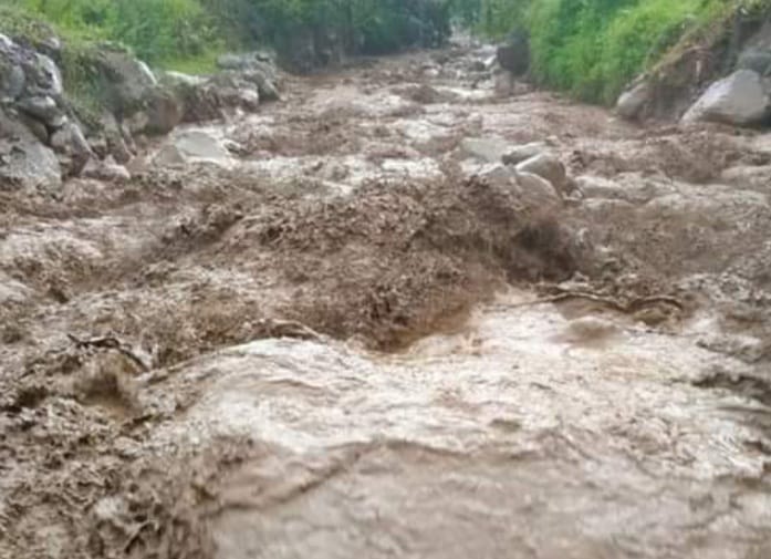 Usai Hujan Deras, Gunung Sinabung Keluarkan Lahar Dingin