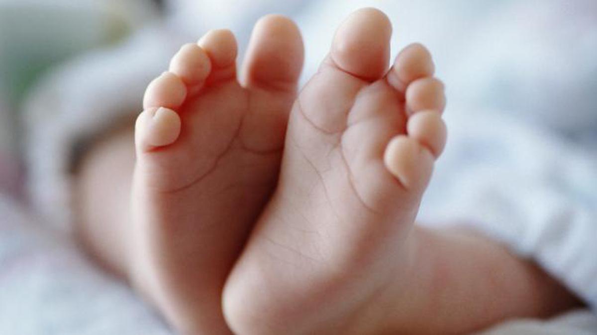 Warga Jatinegara Digegerkan Temuan Bayi Malang Dibuang di Tepi Ciliwung