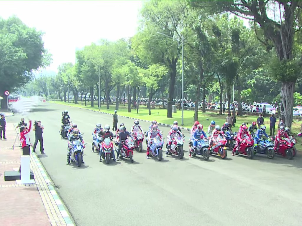 Presiden Jokowi Lepas Parade Pembalap MotoGP di Jakarta