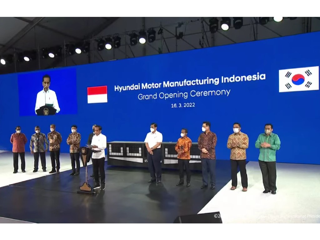 Jokowi Optimis RI Jadi Pemain Penting Industri Mobil Listrik Global