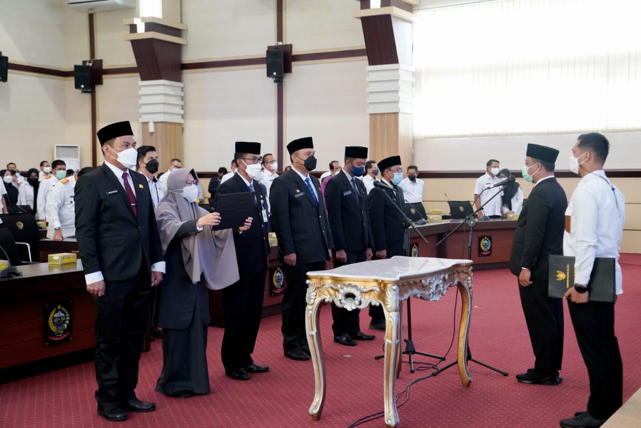 Gubernur Sulsel Lantik Enam Pejabat Hasil Lelang Jabatan