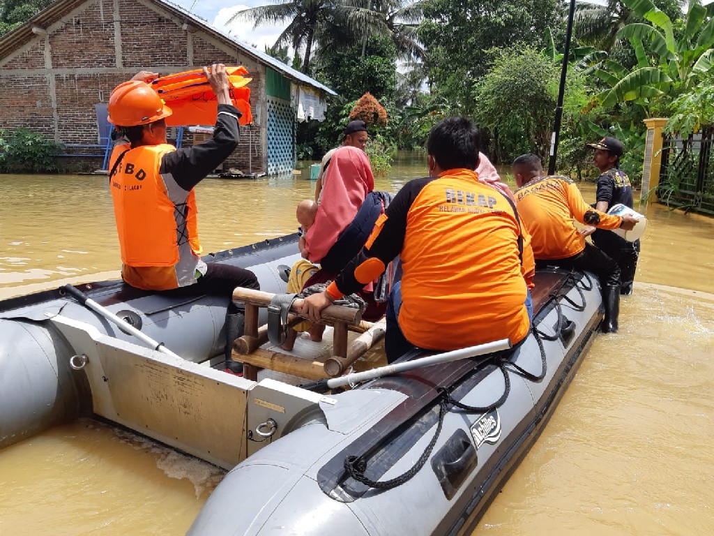 424 Warga Kabupaten Cilacap Jawa Tengah Mengungsi Akibat Banjir