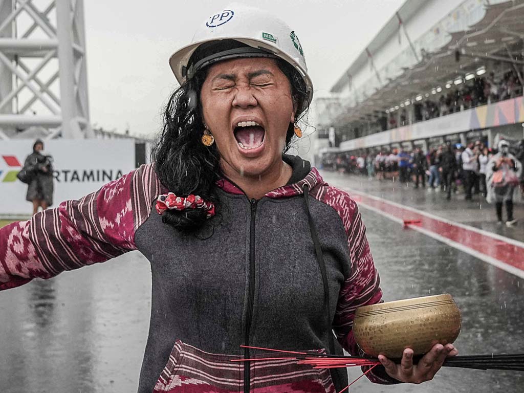 Roy Suryo Bongkar Masa Lalu Pawang Hujan MotoGP Rara Istiani Wulandari