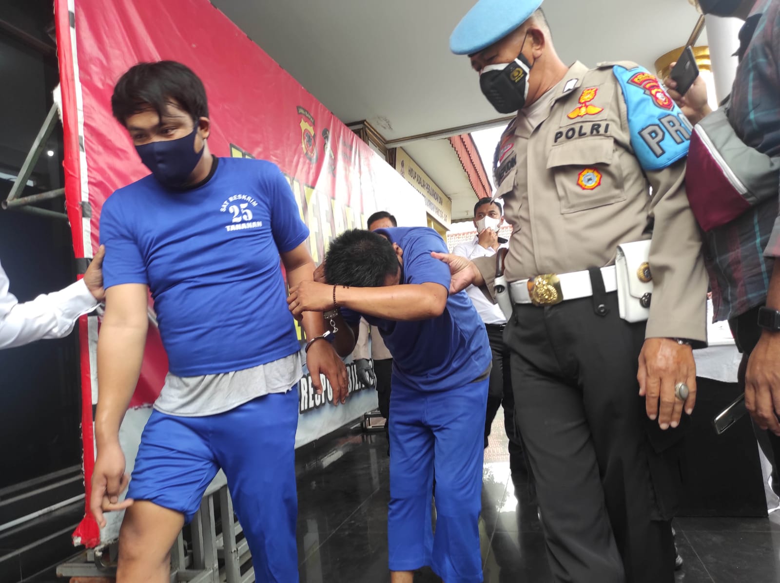 Dua Pelaku Pencurian dengan Modus Pecah Kaca Mobil Dibekuk Polres Cirebon Kota