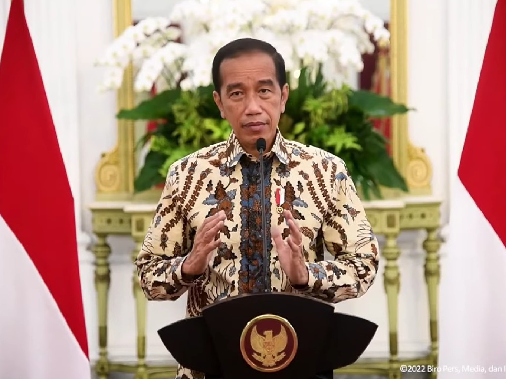 Presiden Jokowi Minta UMKM dan Koperasi Banjiri Marketplace