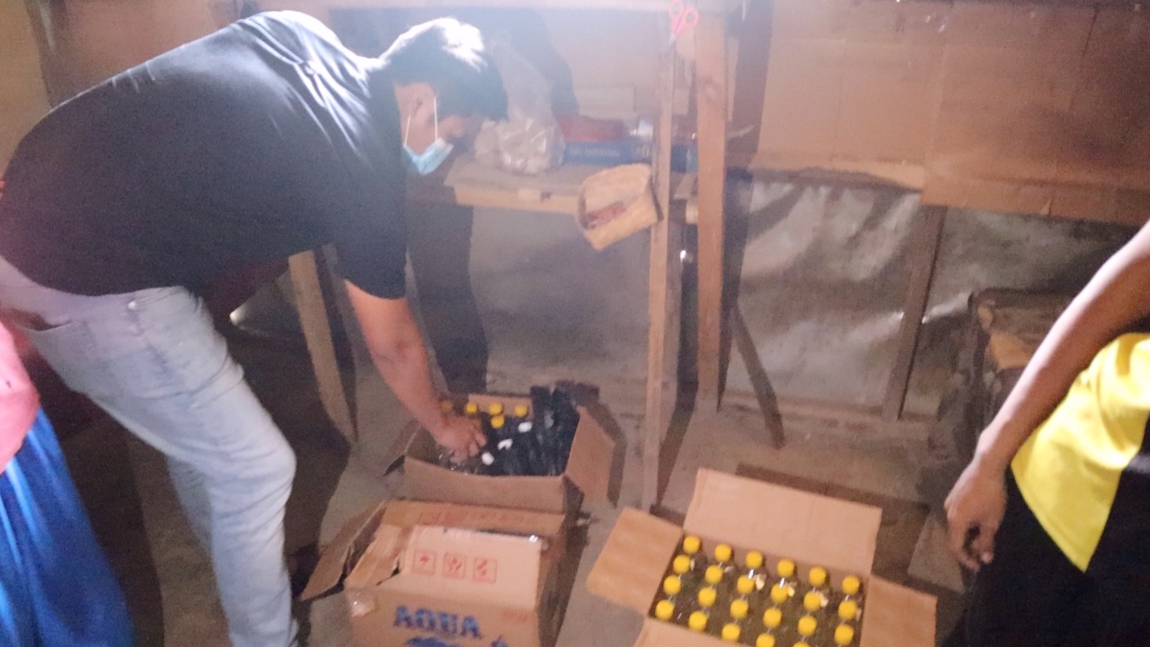 Satres Narkoba Polres Cirebon Kota Sita Ratusan Botol Miras Berbagai Merek