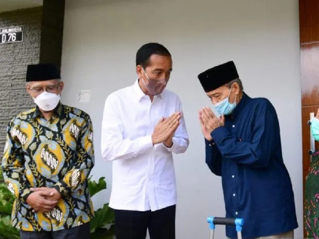 Presiden Jokowi Jenguk Buya Syafii Maarif di Sleman