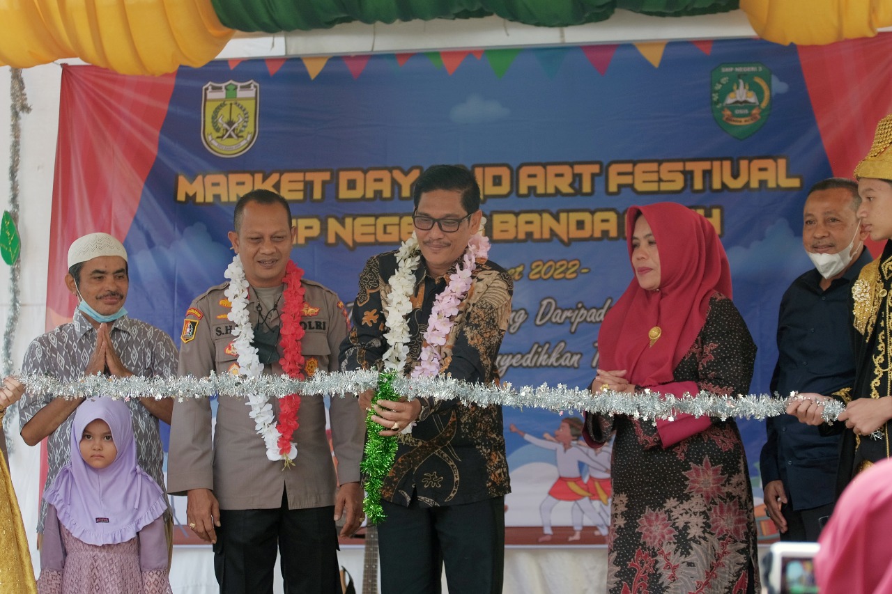 Kadisdik Kota Banda Aceh Apresiasi Markey Day dan Art Festival SMPN 3
