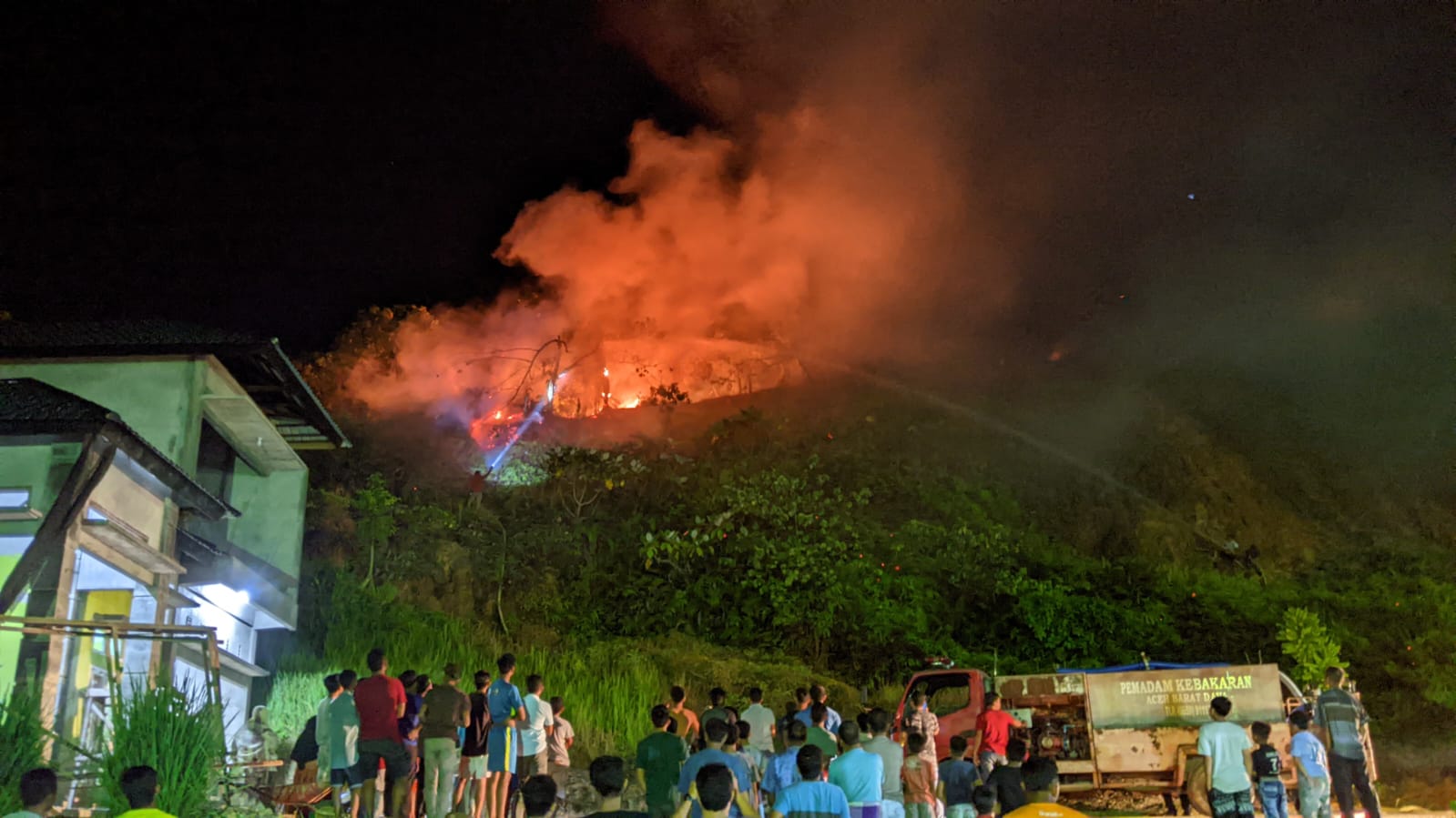 Gunung di Desa Babahlung Abdya Terbakar saat Warga Sedang Salat Magrib 