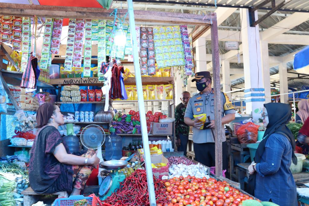 Jelang Ramadan, Polisi Pantau Stok Minyak Goreng di Pasar Mamuju