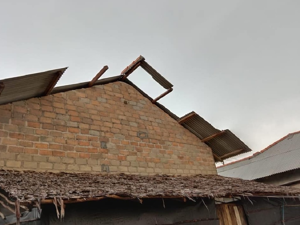 Angin Kencang Porak-porandakan Atap Rumah Warga di Bangka Selatan