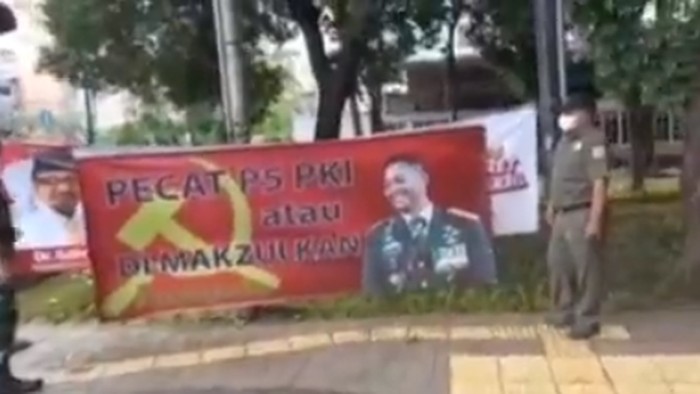 Geger! Panglima TNI Disudutkan Spanduk Pemakzulan PKI