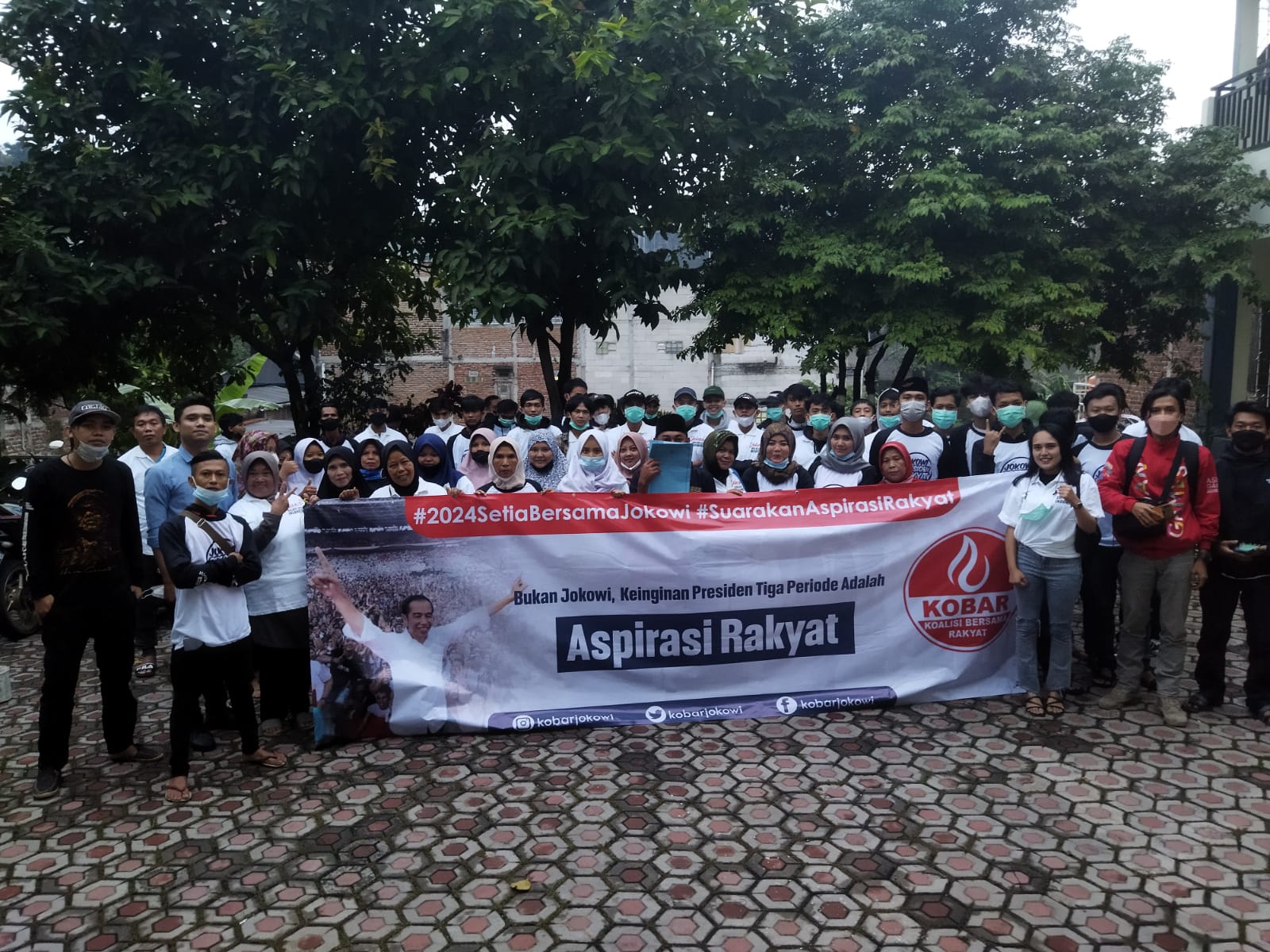 Dukung Jokowi Tiga Periode, Warga Cibiru Bergabung ke KOBAR Kota Bandung