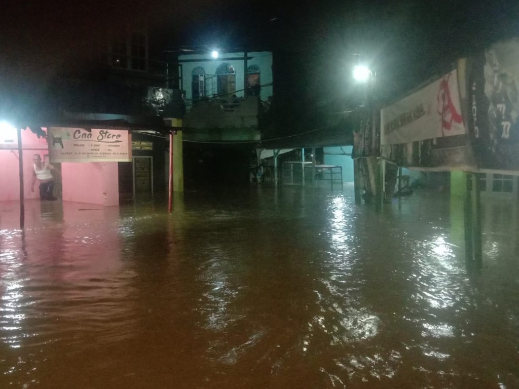 Sebanyak 394 Warga Kota Medan Bertahan di Rumah Saat Banjir