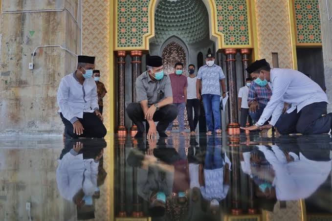 Selama Ramadan, Pengunjung Masjid Batu Giok di Aceh Melonjak