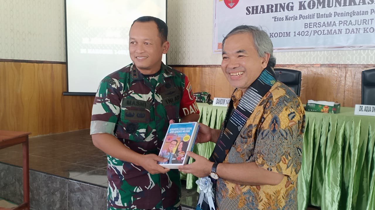 Sang Motivator, Dr Aqua Dwipayana Motivasi Prajurit TNI Polman dan Mamasa 