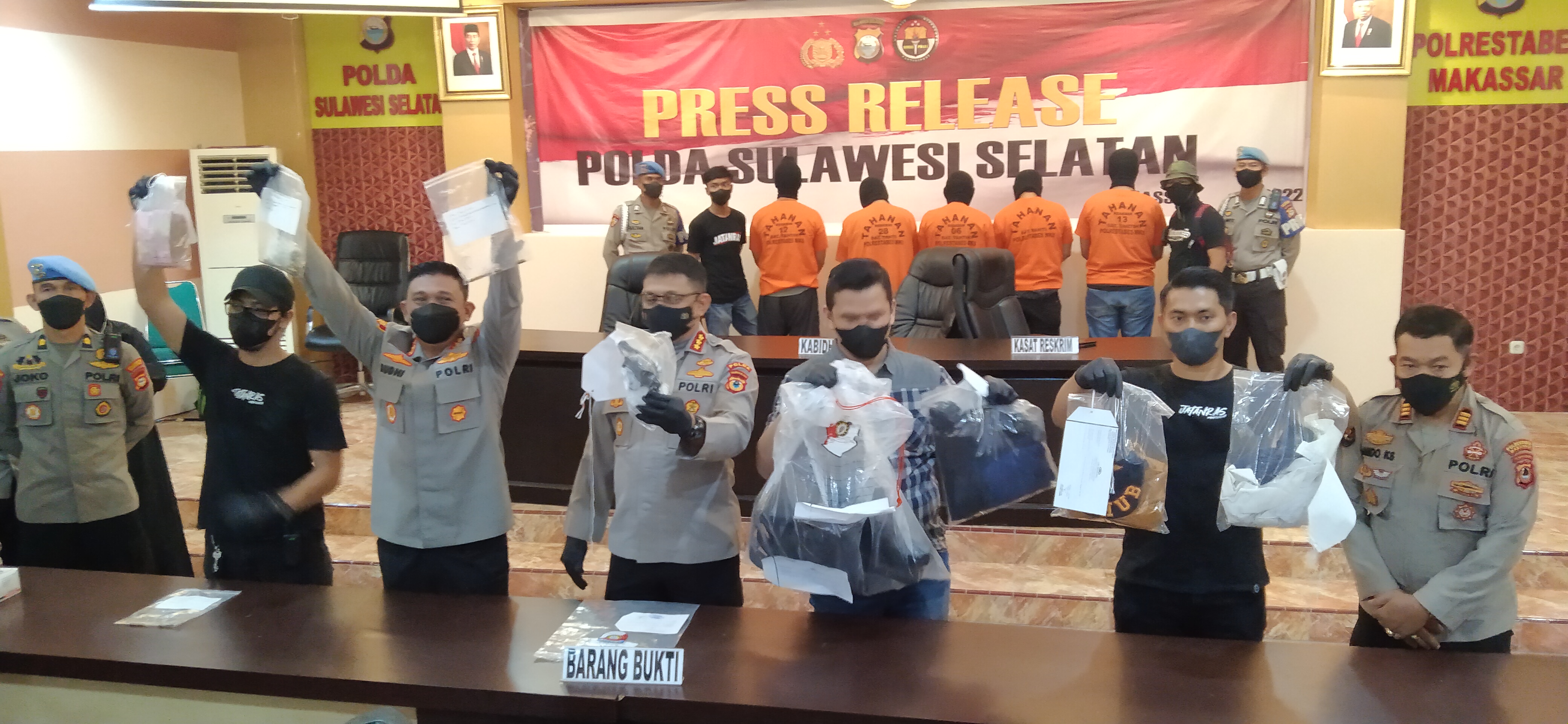 Eksekutor Petugas Dishub Makassar, Oknum Polisi