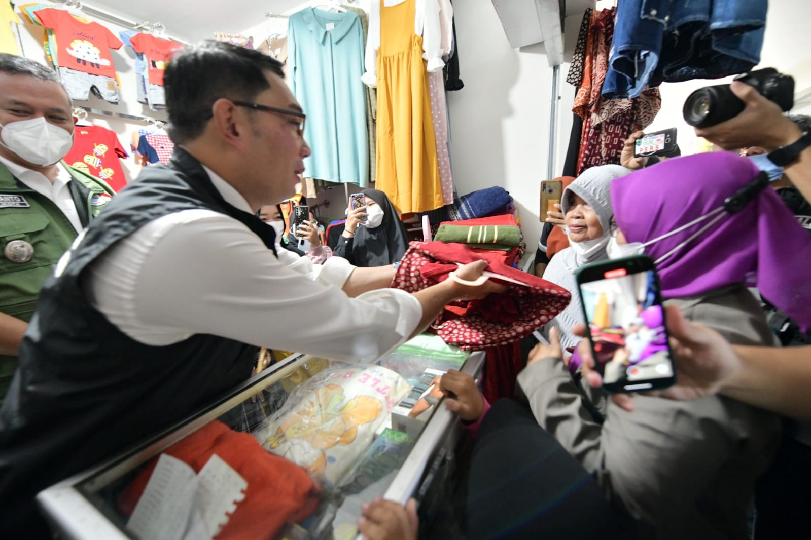 Gubernur Jabar Resmikan Revitalisasi Pasar Harapan Jaya Bekasi