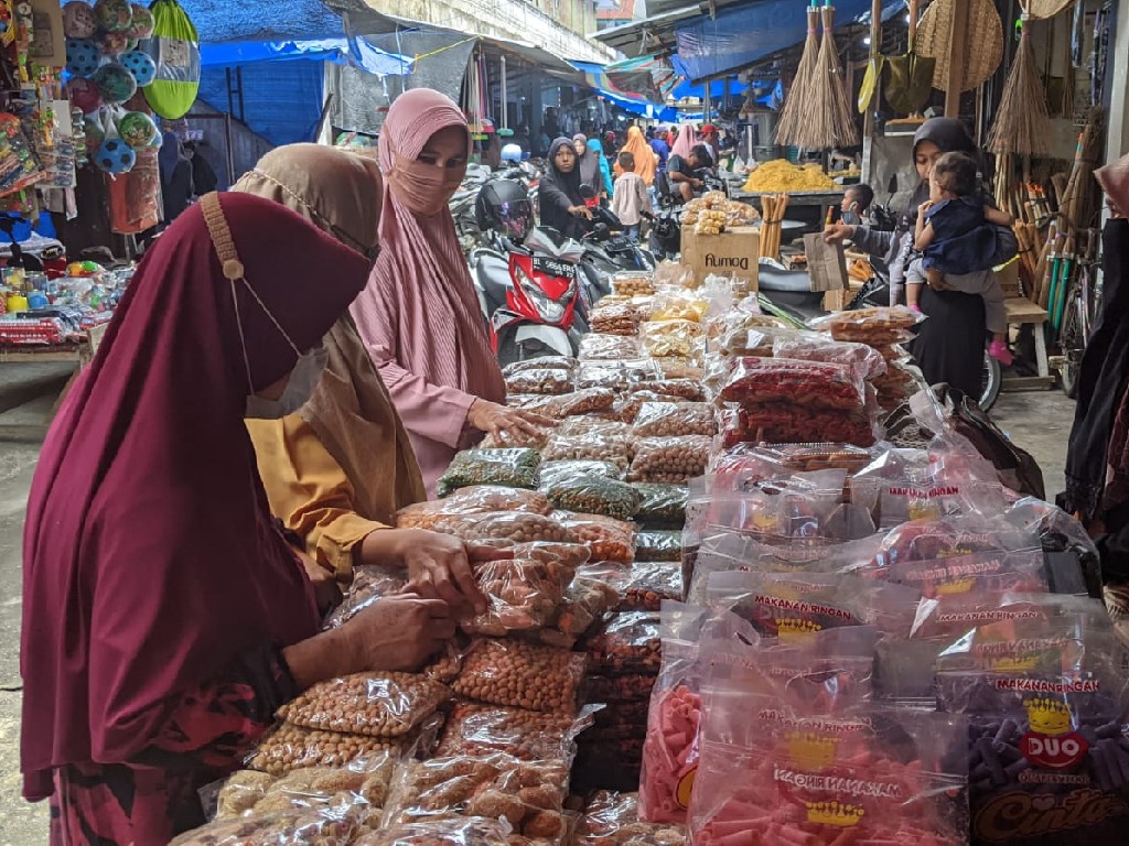 Kue Kering Hidangan Lebaran Mulai Diincar Emak-emak di Aceh Barat Daya