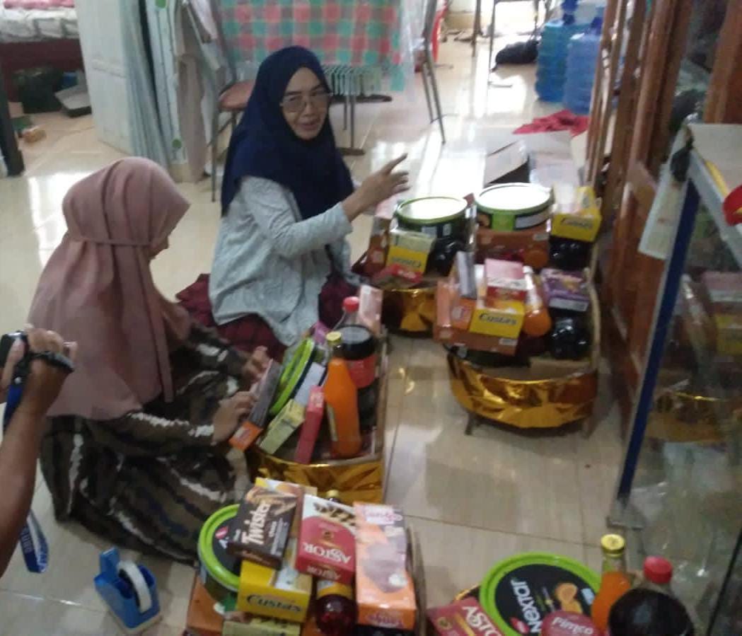 Jelang Idul Fitri, Pedagang Bingkisan di Mamuju Banjir Orderan