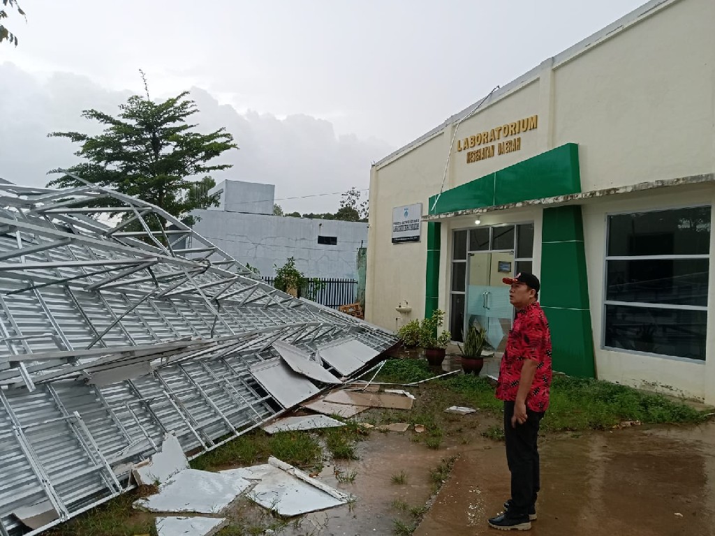 Angin Puting Beliung Terjang Puluhan Rumah di Musi Rawas Sumatra Selatan