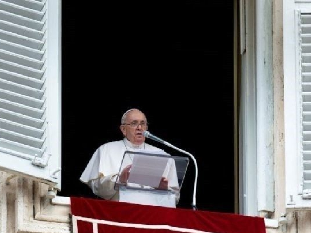 Paus Fransiskus Beri Penghargaan Kepada Wartawan yang Gugur