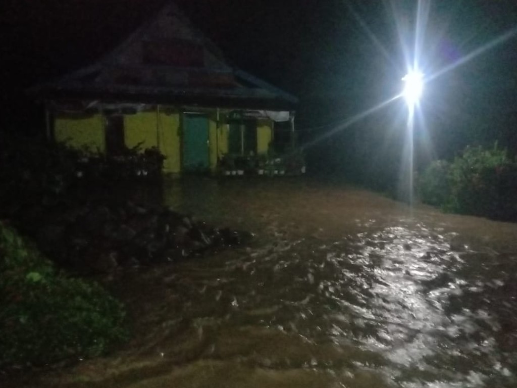 Puluhan Rumah Terendam Banjir di Luwu, Pemprov Sulsel Salurkan Bantuan